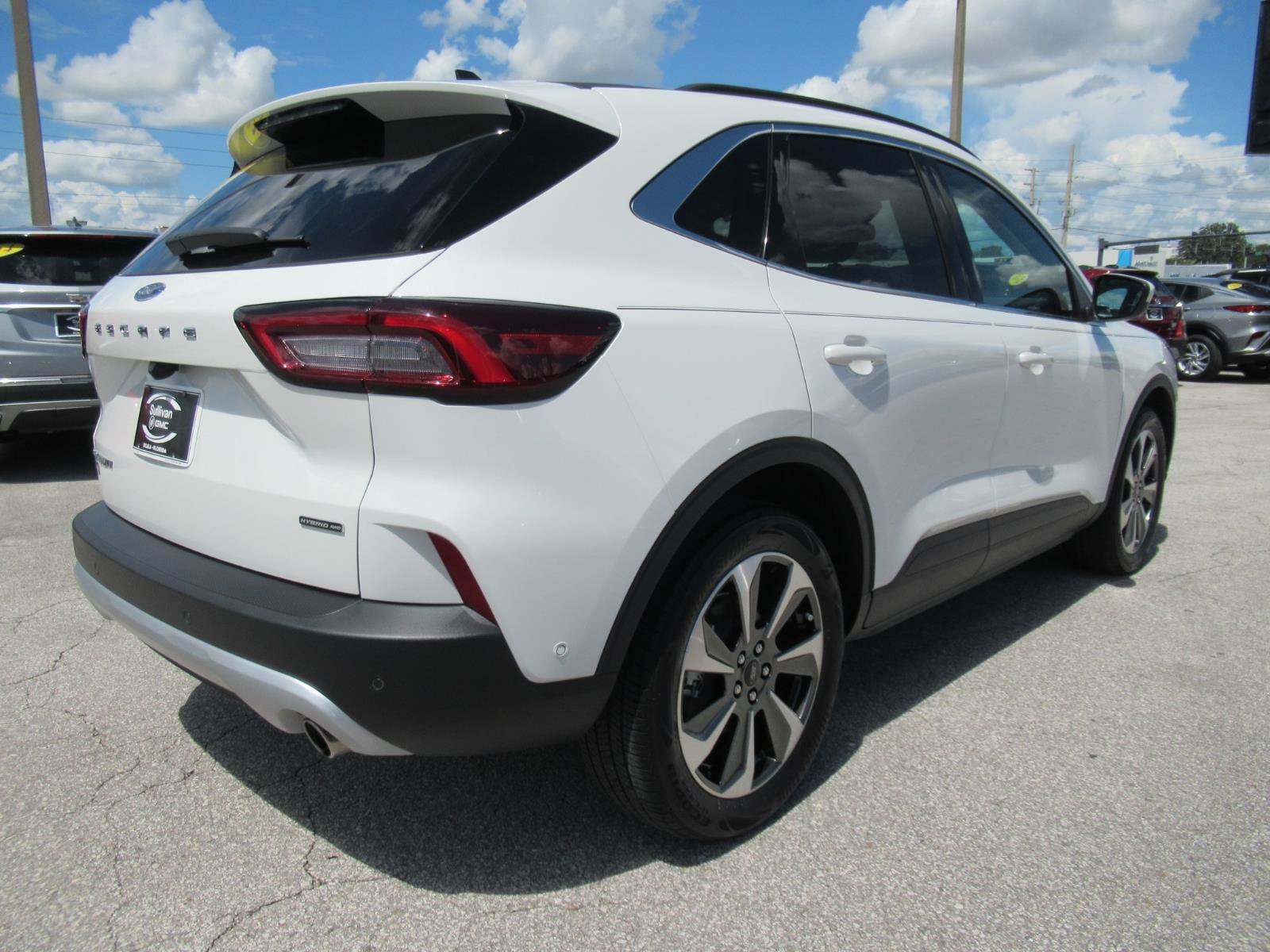 Used 2023 Ford Escape Platinum w/ Premium Technology Package AWD/4WD image 7