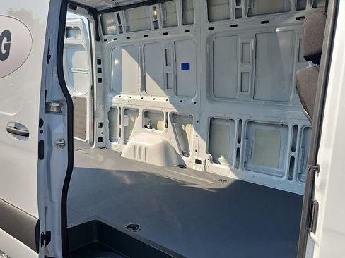 Used 2026 Mercedes-Benz Sprinter 2500 image 10