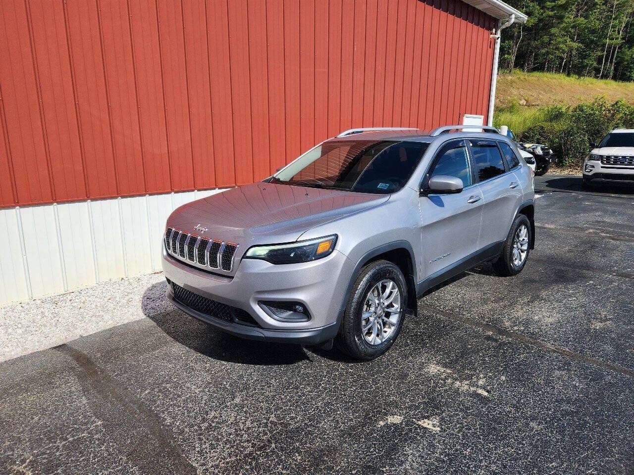 Used 2019 Jeep Cherokee Latitude Plus w/ Cold Weather Group AWD/4WD image 3