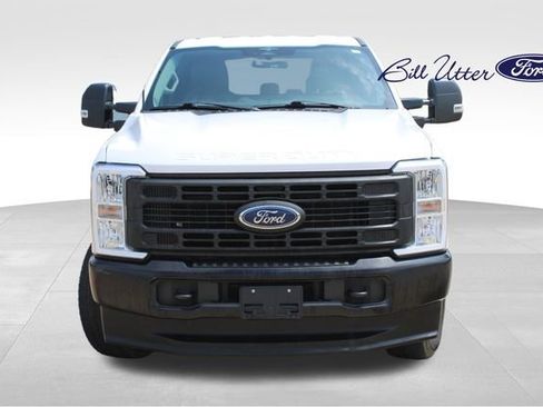 Used 2023 Ford F350 XL w/ FX4 Off-Road Package AWD/4WD image 2