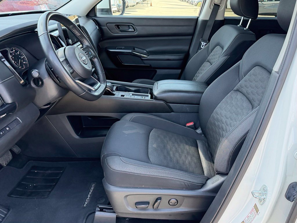 Certified 2024 Nissan Pathfinder SV FWD image 11