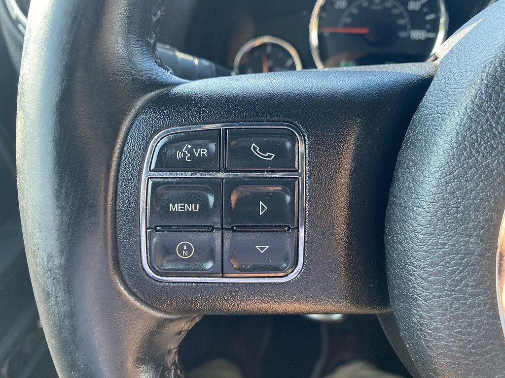Used 2017 Jeep Wrangler Unlimited Sahara w/ Connectivity Group AWD/4WD image 26