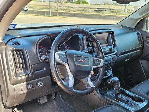 Used 2015 GMC Canyon SLE w/ All-Terrain Package image 10