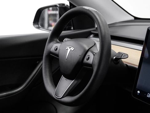 Used 2022 Tesla Model Y Long Range AWD/4WD image 14