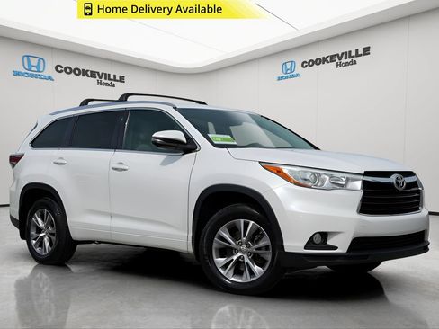 Used 2015 Toyota Highlander XLE AWD/4WD image 1