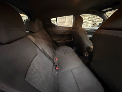 Used 2019 Toyota C-HR LE image 29