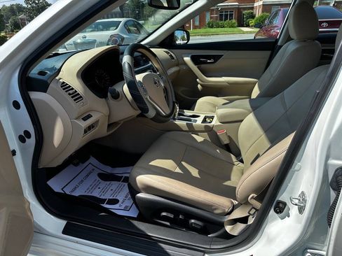 Used 2016 Nissan Altima 2.5 SL w/ 2.5 Technology w/LED Package FWD image 11