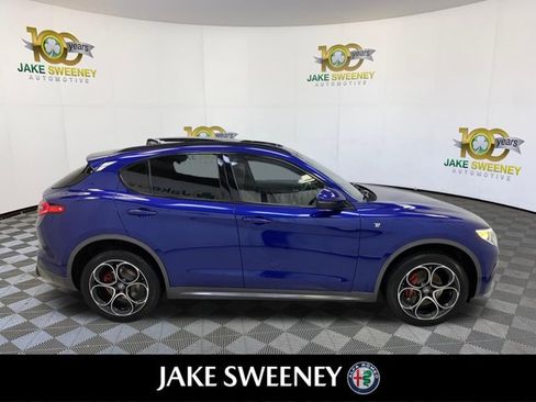 Used 2023 Alfa Romeo Stelvio Ti AWD/4WD image 11