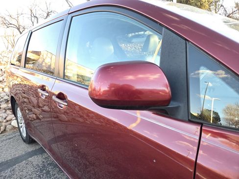 Used 2012 Toyota Sienna XLE image 13