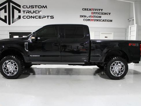 Used 2019 Ford F250 Lariat w/ Lariat Ultimate Package AWD/4WD image 4