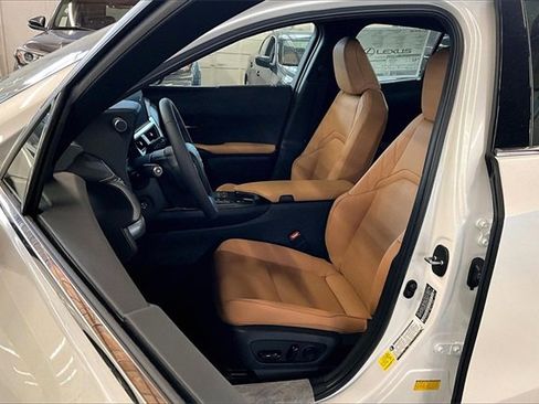 New 2025 Lexus UX 300h AWD image 9
