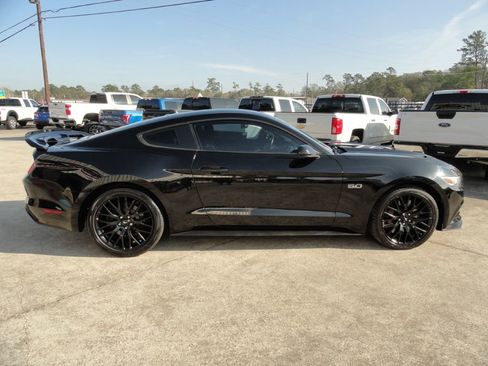 Used 2017 Ford Mustang GT w/ GT Performance Package image 5