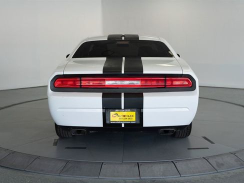 Used 2014 Dodge Challenger SXT RWD image 7