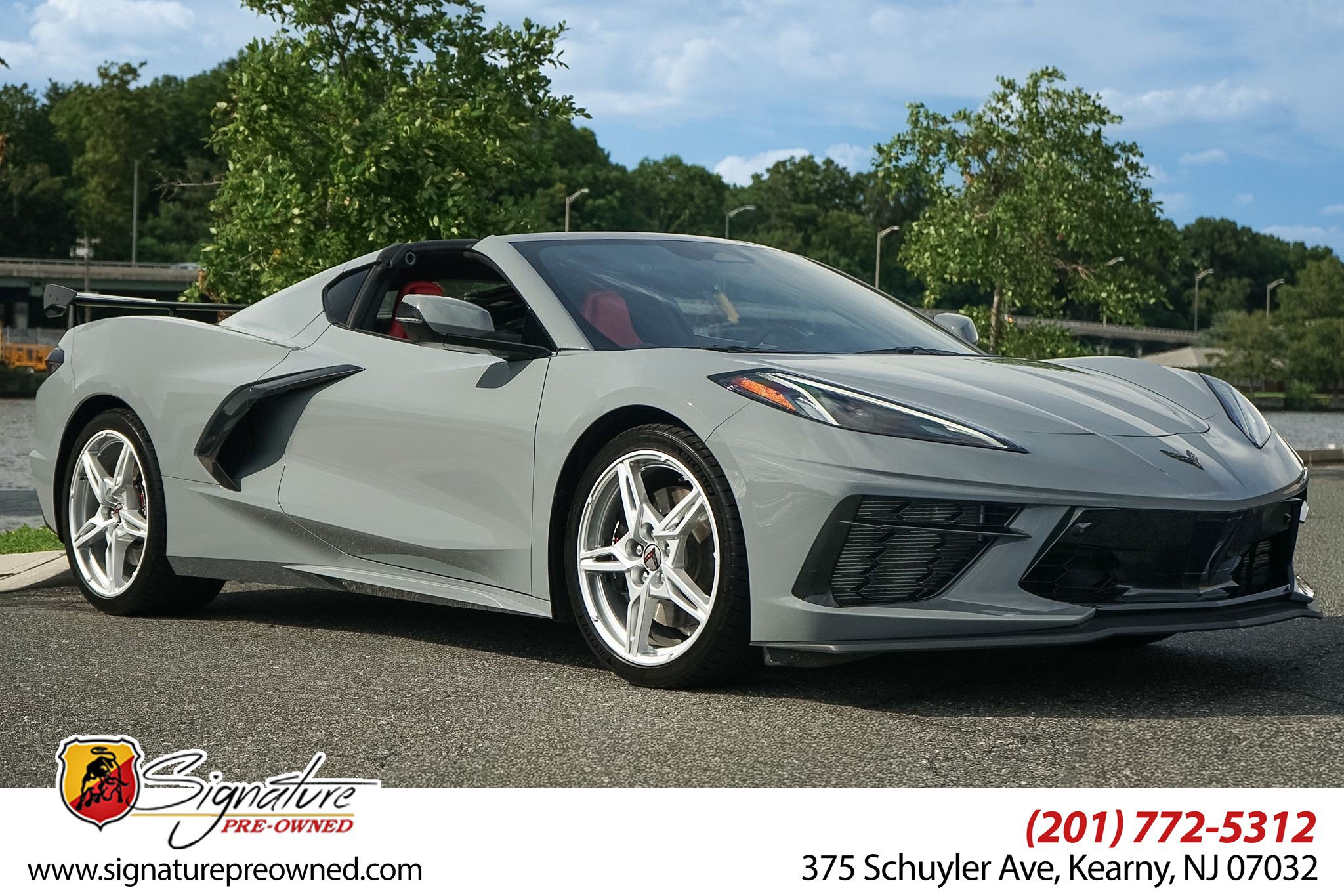 Used 2025 Chevrolet Corvette Stingray Preferred Cpe w/ Z51 Performance Package RWD image 1