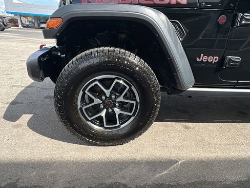 Used 2024 Jeep Wrangler Unlimited Rubicon image 9