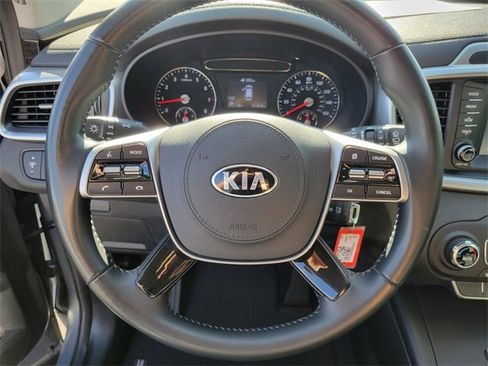 Used 2019 Kia Sorento S image 18