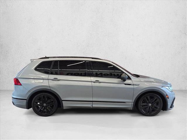 Used 2022 Volkswagen Tiguan SE R-Line FWD image 4