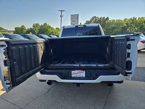 Used 2025 RAM 1500 Limited AWD/4WD image 37