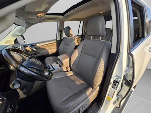 Used 2021 Lexus GX 460 Premium w/ Premium Package AWD/4WD image 14