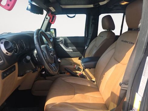 Used 2017 Jeep Wrangler Unlimited Rubicon w/ Cold Weather Group image 9