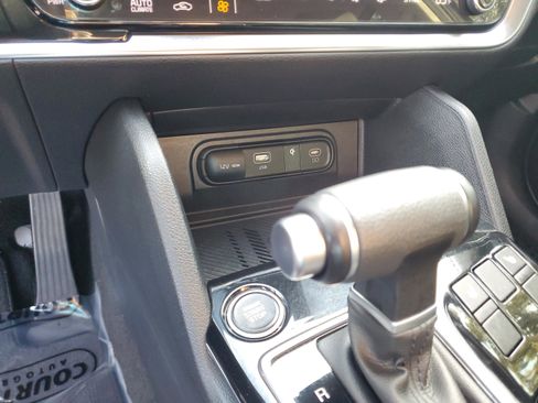 Certified 2025 Kia Sportage EX image 24