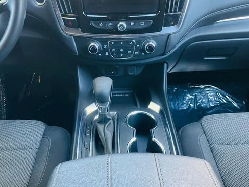 Used 2023 Chevrolet Traverse LT image 14