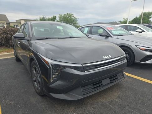 Used 2025 Kia K4 FWD image 1