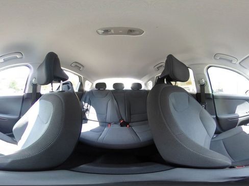 Used 2025 Kia K4 FWD image 43