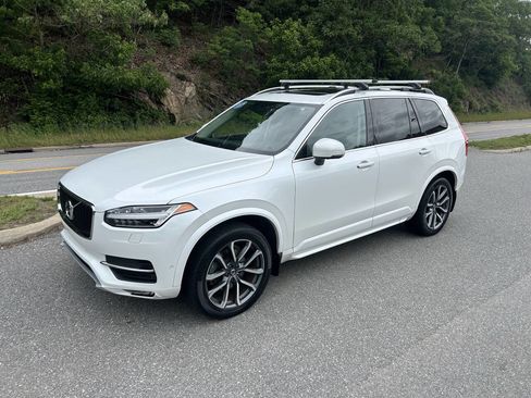Used 2017 Volvo XC90 T6 Momentum w/ Vision Package AWD/4WD image 2