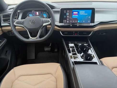 Used 2024 Volkswagen Atlas Cross Sport SE w/ Panoramic Sunroof Package AWD/4WD image 16