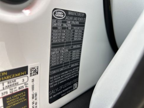 New 2026 Land Rover Range Rover Velar Dynamic SE image 30