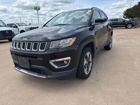 Used 2018 Jeep Compass Limited AWD/4WD image 3