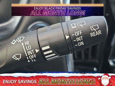 Used 2023 Chevrolet Traverse LT image 26