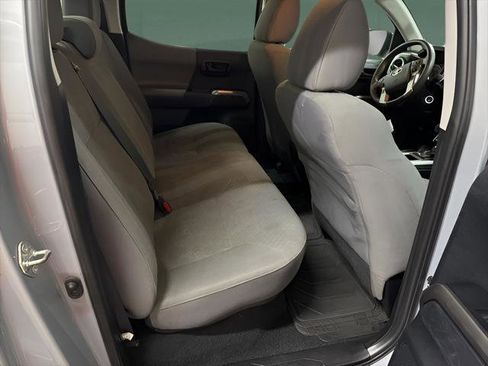 Used 2021 Toyota Tacoma SR5 RWD image 15