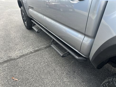 Used 2021 Toyota Tacoma TRD Off-Road image 6