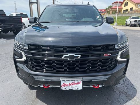 Used 2024 Chevrolet Suburban Z71 w/ Luxury Package AWD/4WD image 2