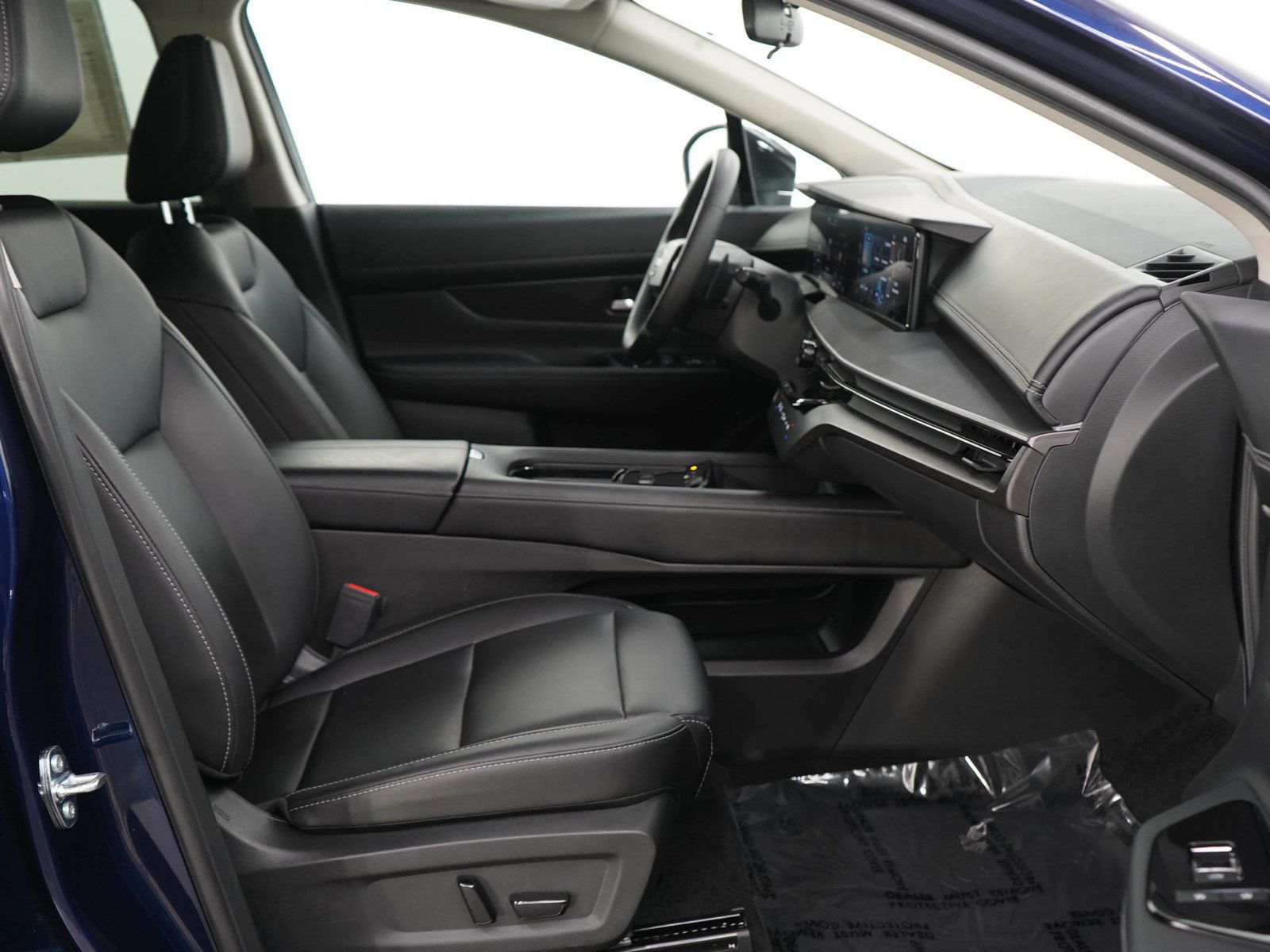 Used 2025 Nissan Murano SV AWD/4WD image 11