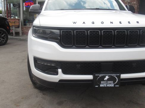 Used 2024 Jeep Wagoneer Series II AWD/4WD image 3