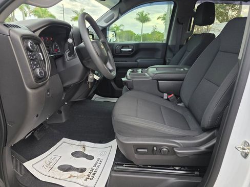 Used 2020 Chevrolet Silverado 1500 Custom w/ Custom Value Package image 21