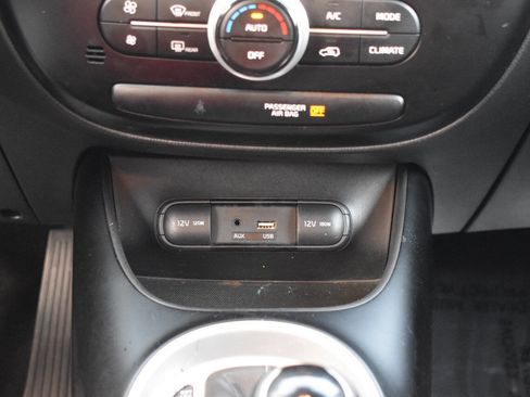 Used 2018 Kia Soul + image 27