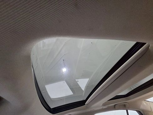 Used 2018 Nissan Maxima Platinum image 11