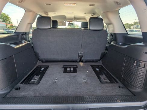 Used 2014 GMC Yukon SLT AWD/4WD image 9