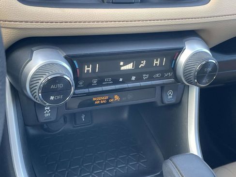 Used 2020 Toyota RAV4 XLE image 10