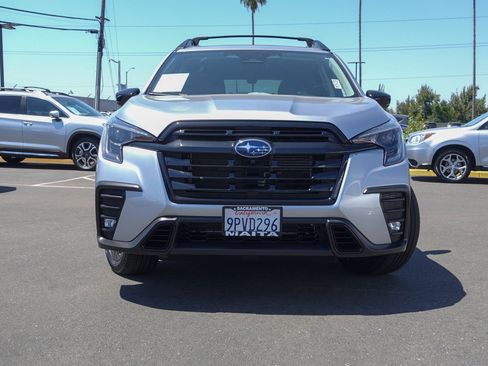 Certified 2025 Subaru Ascent Bronze Edition AWD/4WD image 3