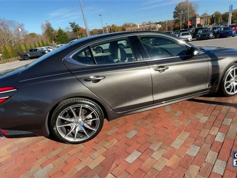 Used 2023 Genesis G70 2.0T image 2