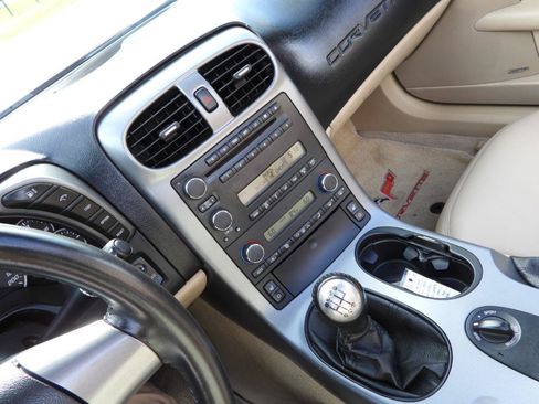 Used 2006 Chevrolet Corvette Convertible w/ Preferred Equipment Group RWD image 70