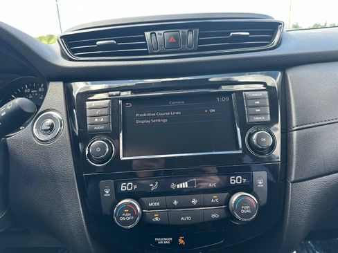 Used 2019 Nissan Rogue SV AWD/4WD image 59