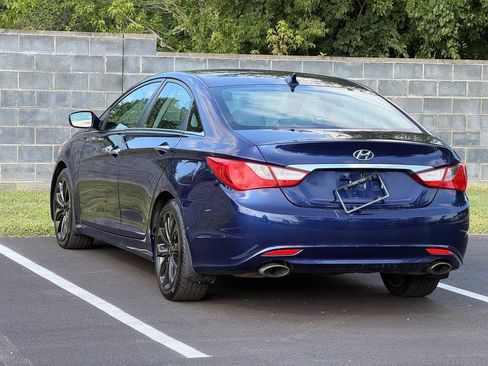 Used 2011 Hyundai Sonata SE w/ Navigation & Sunroof Pkg 4 FWD image 6