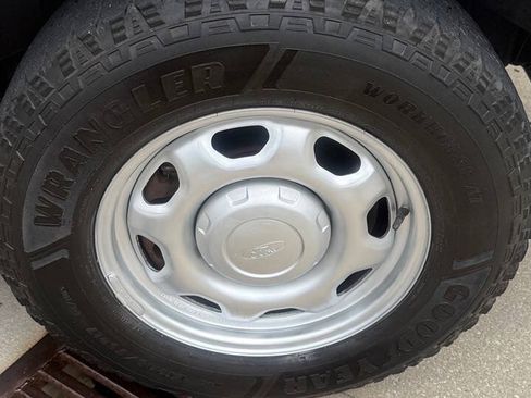 Used 2014 Ford F150 XL w/ Equipment Group 101A Mid RWD image 38
