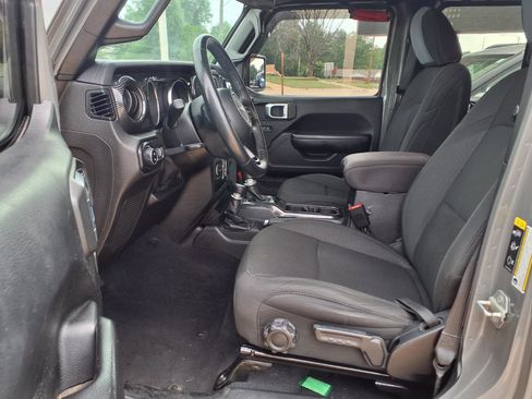 Used 2020 Jeep Gladiator Sport w/ Cold Weather Group AWD/4WD image 6